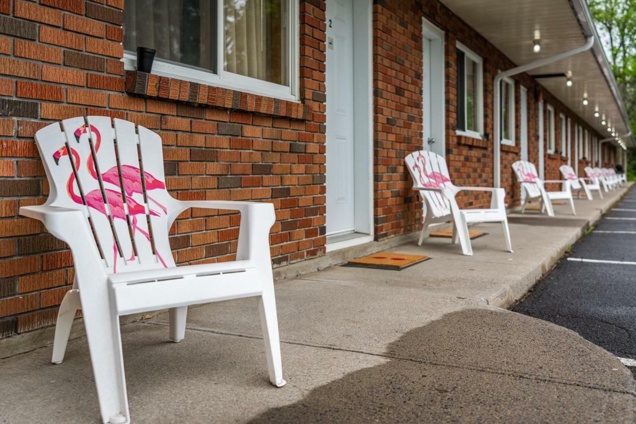 Long Sault Motel Luaran gambar