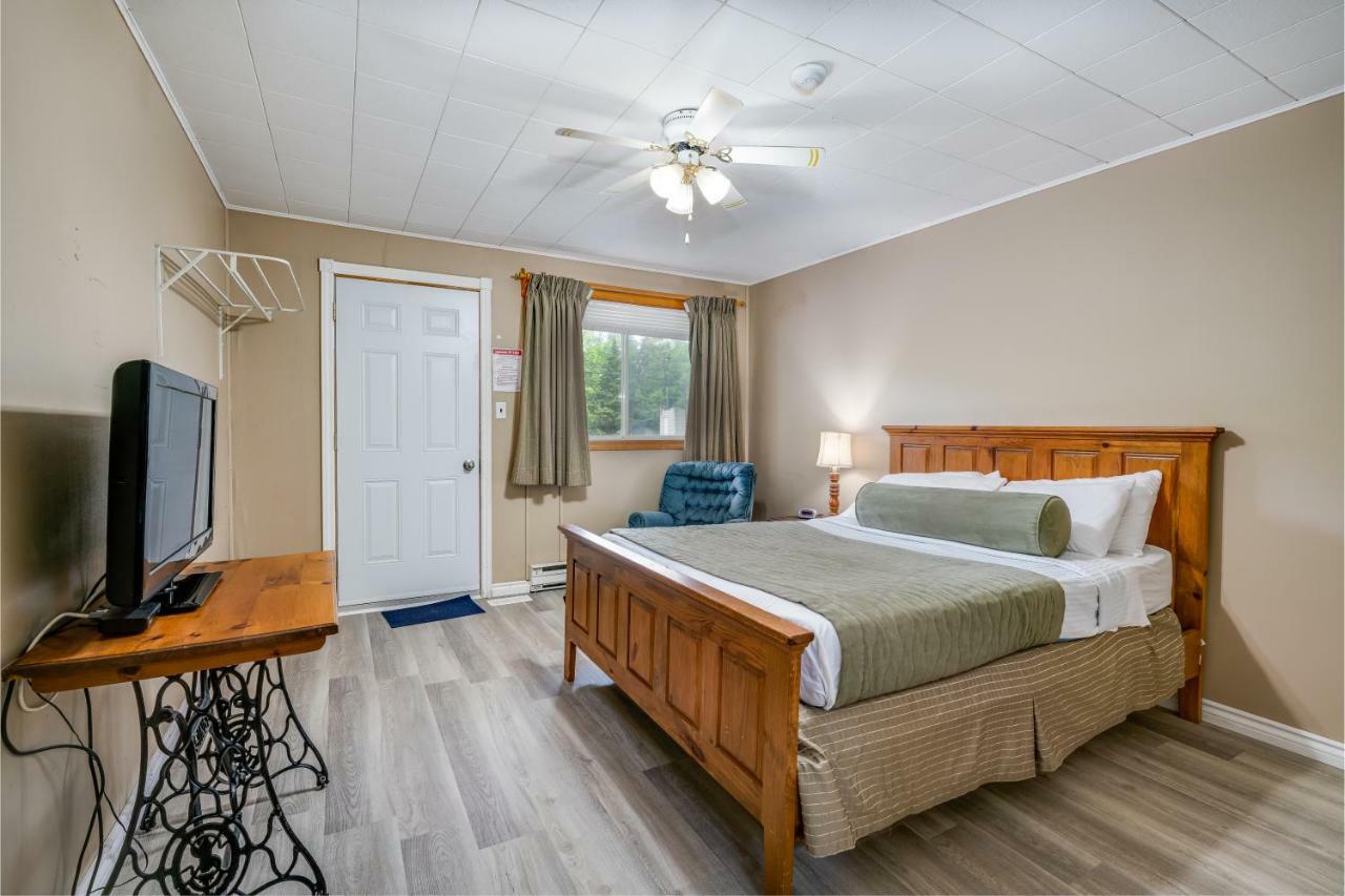 Long Sault Motel Luaran gambar